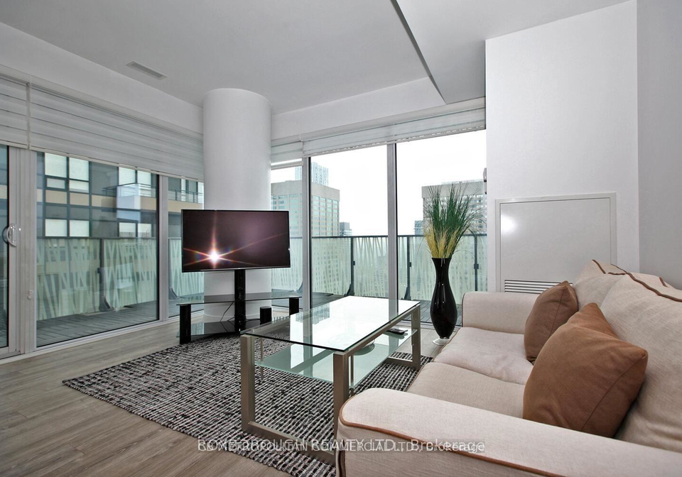 42-charles-street-e-toronto-ontario-c12773602