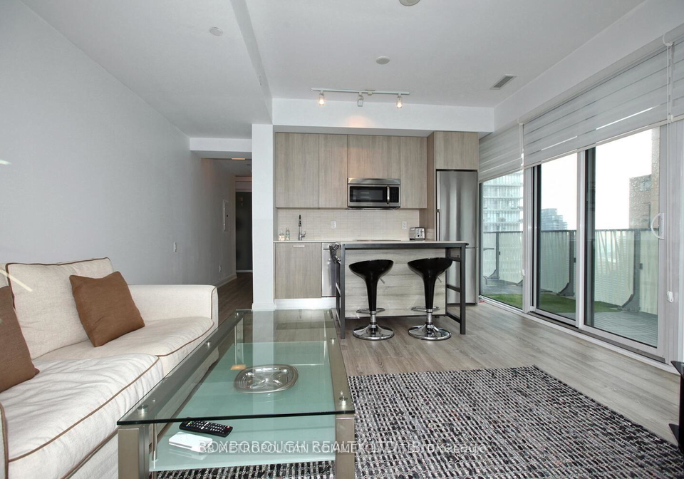 42-charles-street-e-toronto-ontario-c12773602