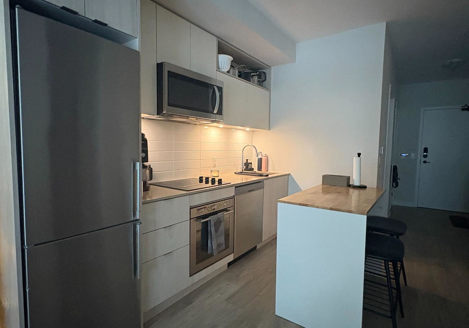60-princess-street-toronto-ontario-c12773972