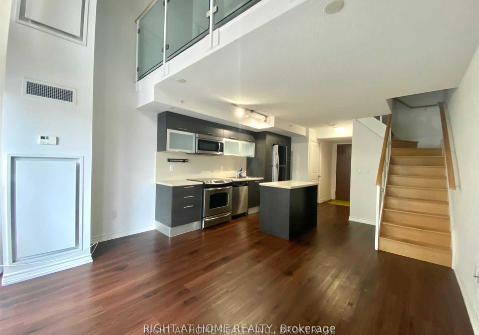 386-yonge-street-toronto-ontario-c12774510