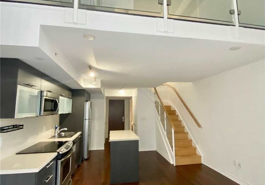 386-yonge-street-toronto-ontario-c12774510