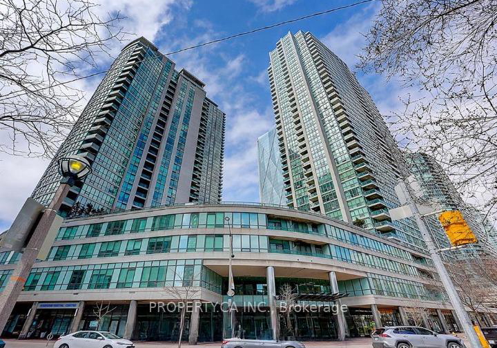 16-yonge-street-toronto-ontario-c12774752