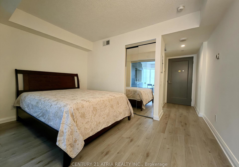 155-yorkville-avenue-toronto-ontario-c12774804