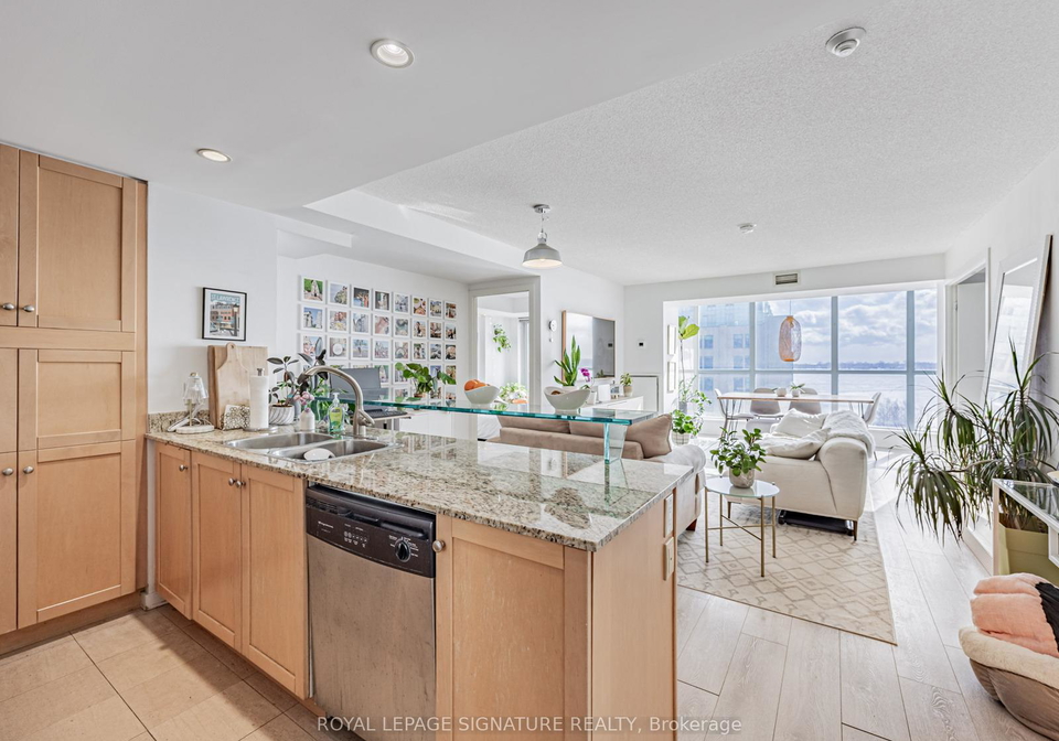 208-queens-quay-w-toronto-ontario-c12774888