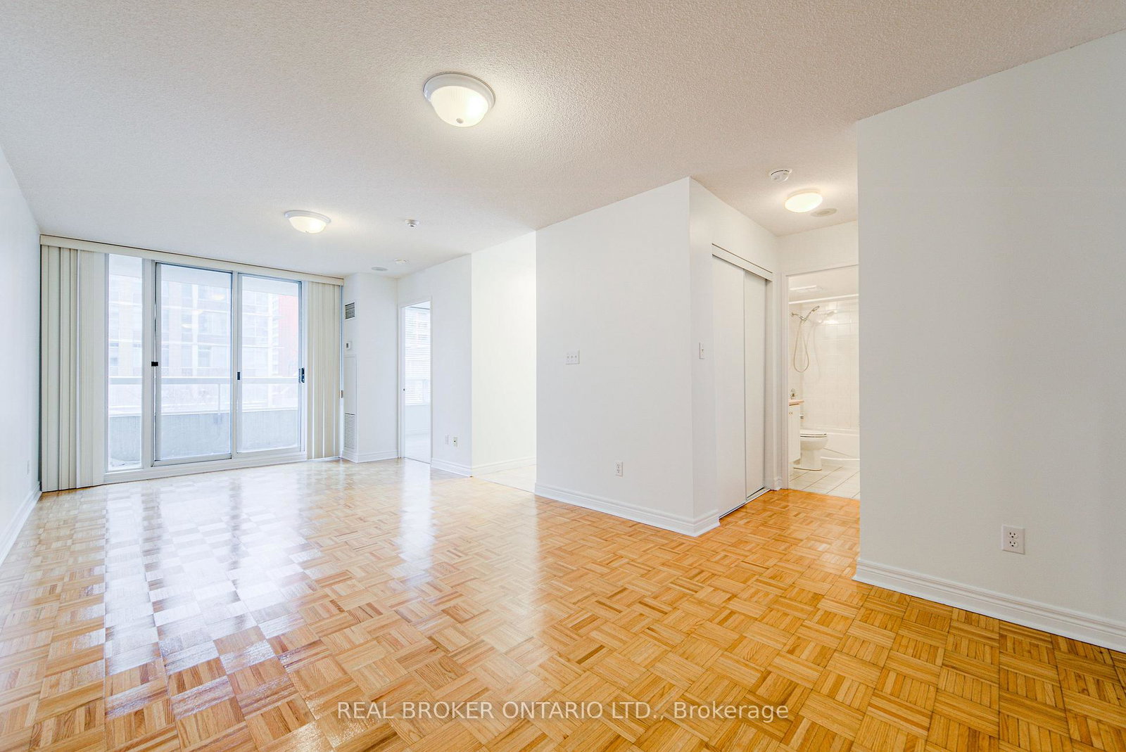 43-eglinton-avenue-e-toronto-ontario-c12775126