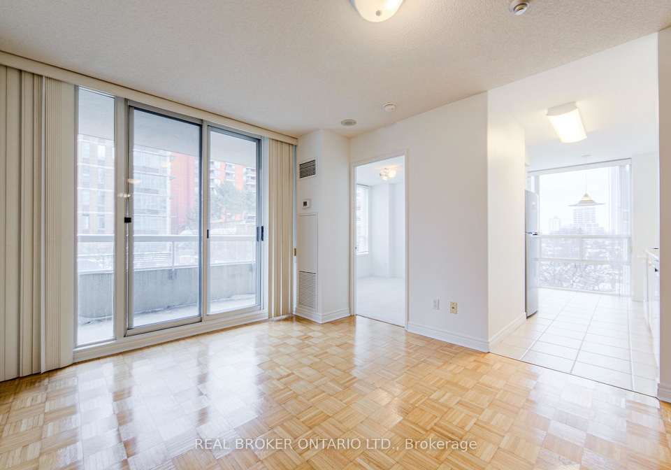 43-eglinton-avenue-e-toronto-ontario-c12775126