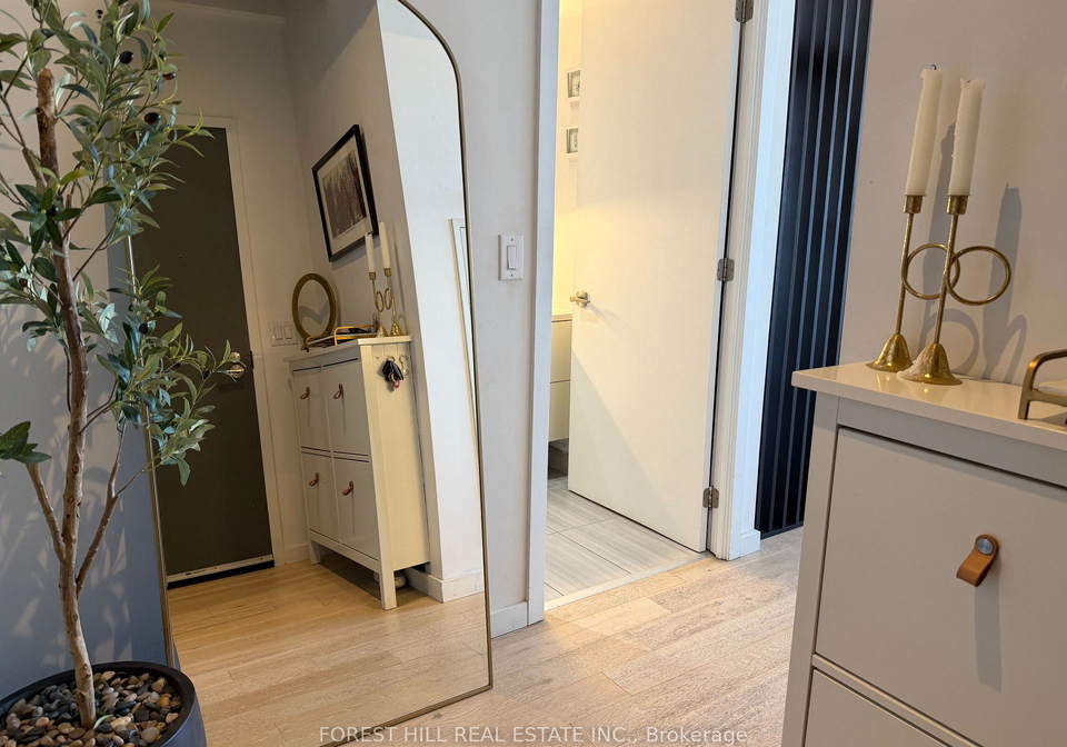 170-bayview-avenue-toronto-ontario-c12775158