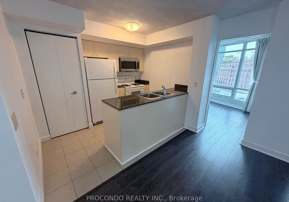 373-front-street-w-toronto-ontario-c12775288
