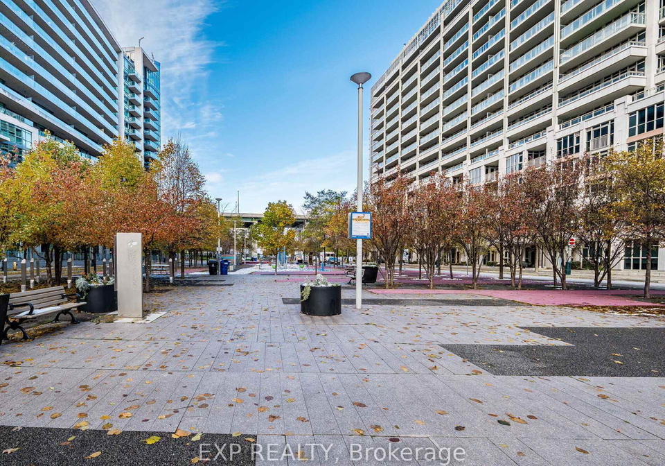 209-fort-york-boulevard-toronto-ontario-c12775422