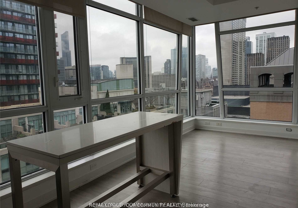 199-richmond-street-w-toronto-ontario-c12775450