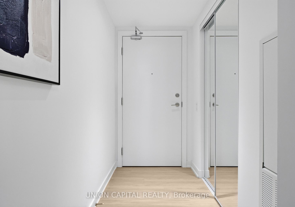 8-wellesley-street-w-toronto-ontario-c12775510