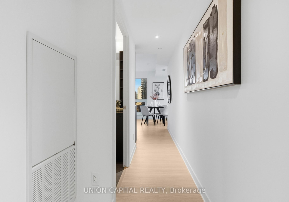 8-wellesley-street-w-toronto-ontario-c12775510
