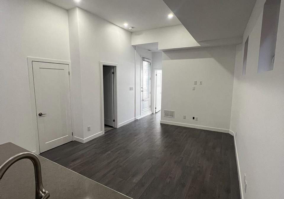 1375-bathurst-street-toronto-ontario-c12775624