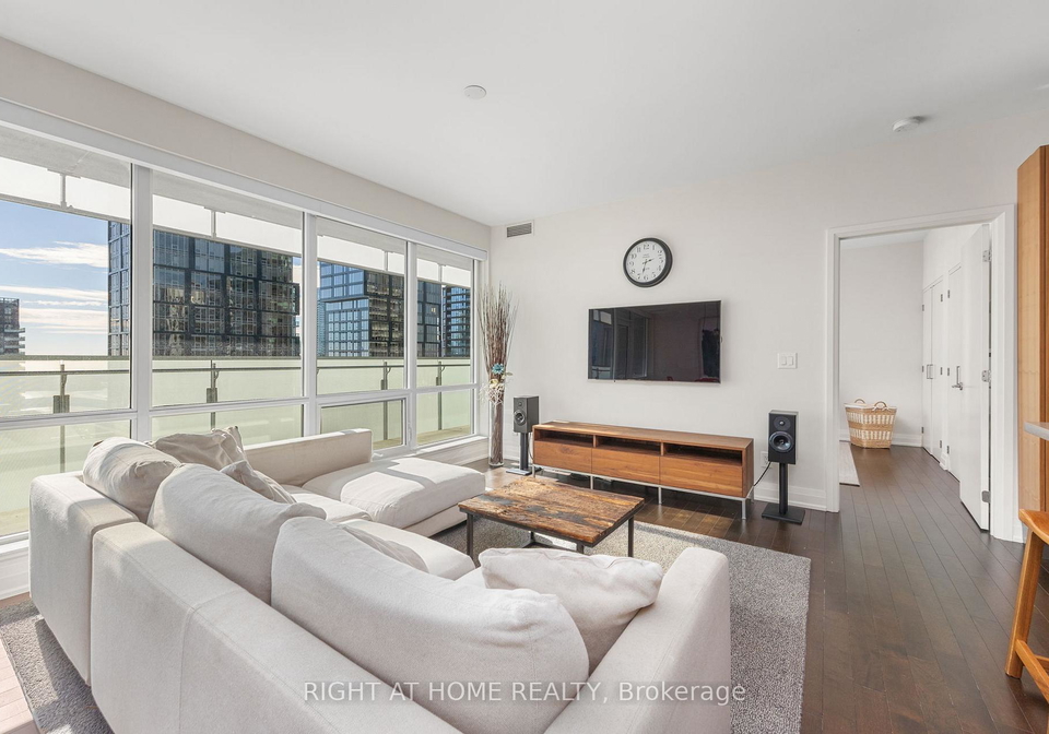 80-john-street-toronto-ontario-c12775722