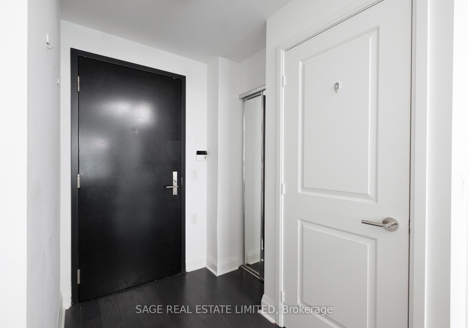 1080-bay-street-toronto-ontario-c12776014