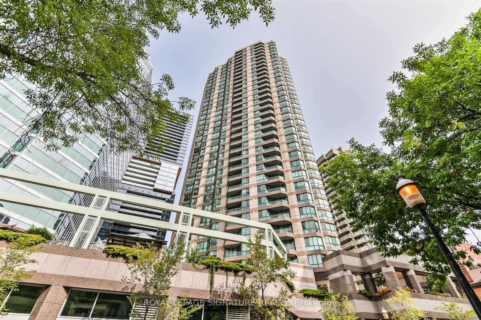 38-elm-street-toronto-ontario-c12776442