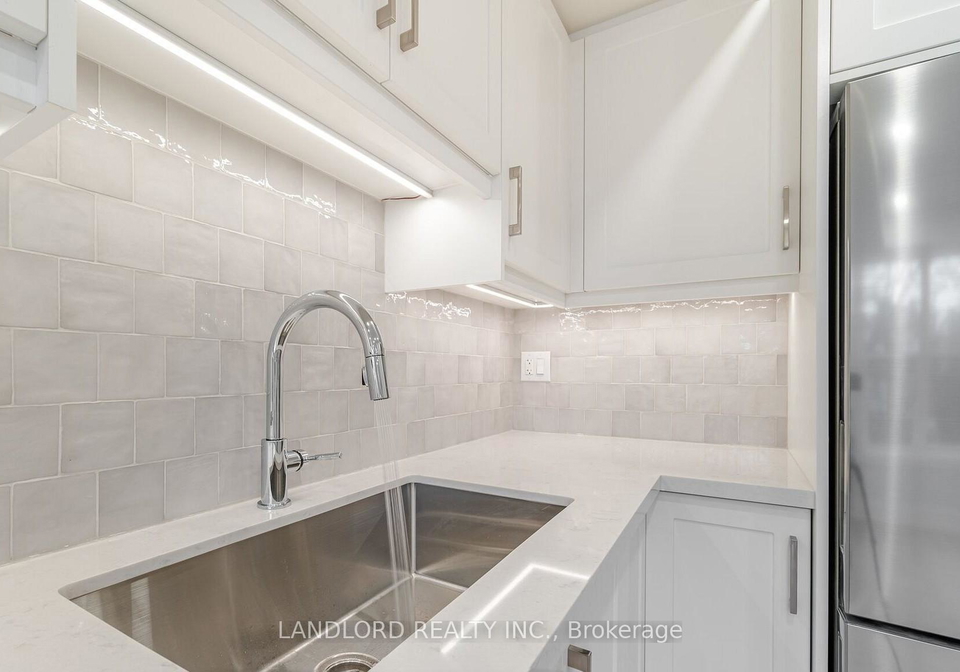 73-dewson-street-toronto-ontario-c12776686