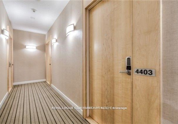 65-bremner-boulevard-toronto-ontario-c12777216