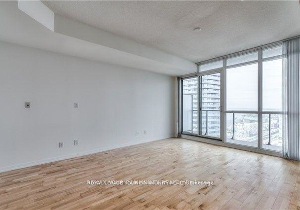 65-bremner-boulevard-toronto-ontario-c12777216