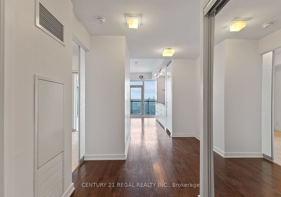 14-york-street-toronto-ontario-c12777542
