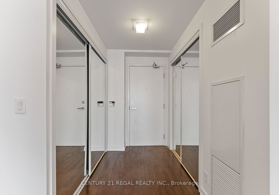 14-york-street-toronto-ontario-c12777542