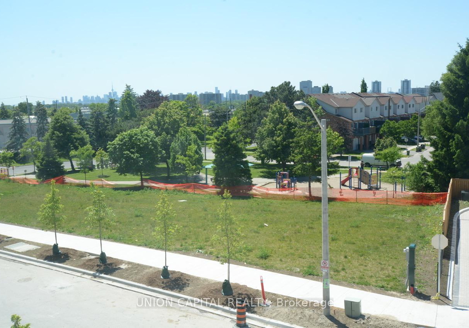 25-case-ootes-drive-north-york-ontario-c12777700