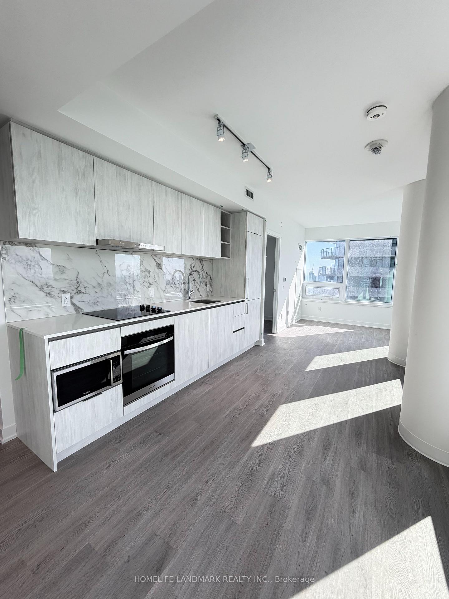 8-wellesley-street-w-toronto-ontario-c12777948