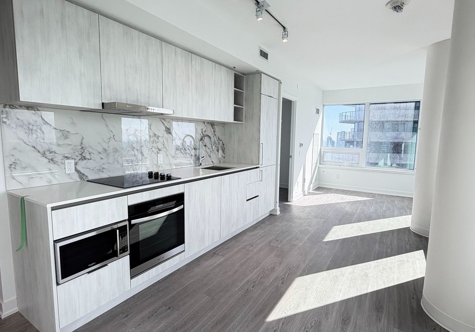 8-wellesley-street-w-toronto-ontario-c12777948