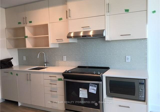 150-fairview-mall-drive-north-york-ontario-c12777972
