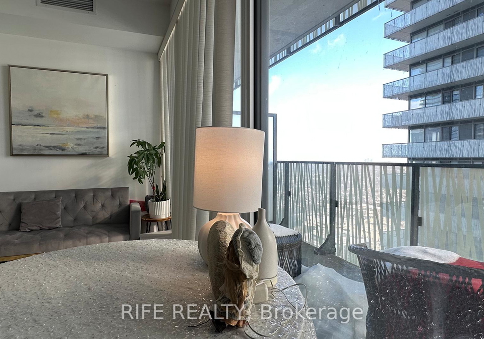 42-charles-street-toronto-ontario-c12778058