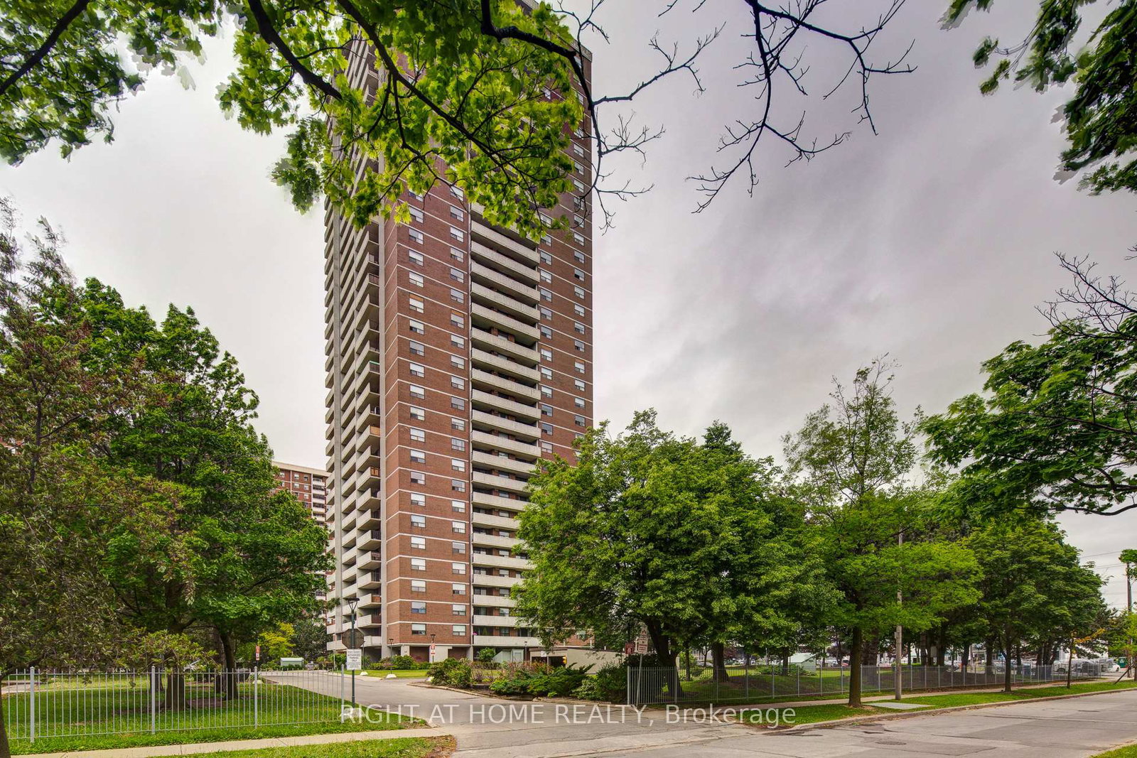10-tangreen-court-toronto-ontario-c12778092
