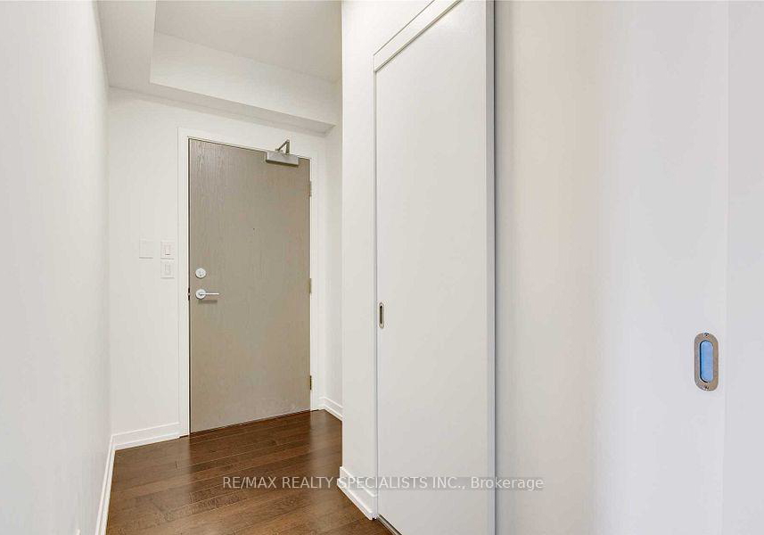 21-widmer-street-toronto-ontario-c12778700
