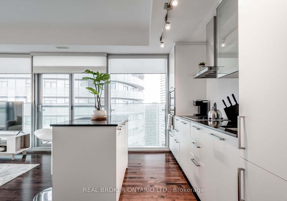 12-york-street-toronto-ontario-c12778890