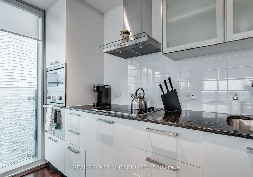 12-york-street-toronto-ontario-c12778890