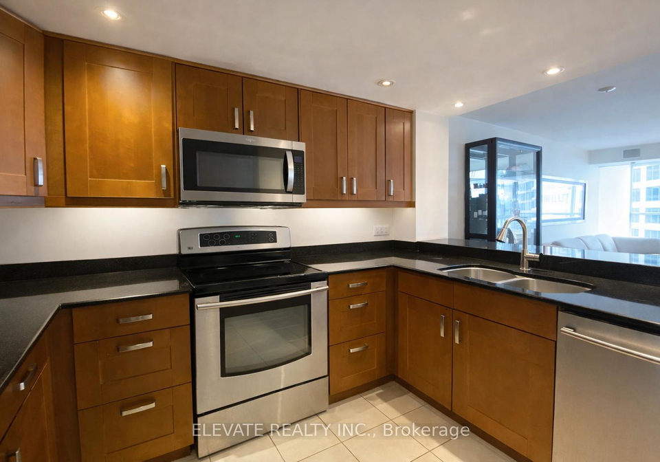 711-bay-street-toronto-ontario-c12779424