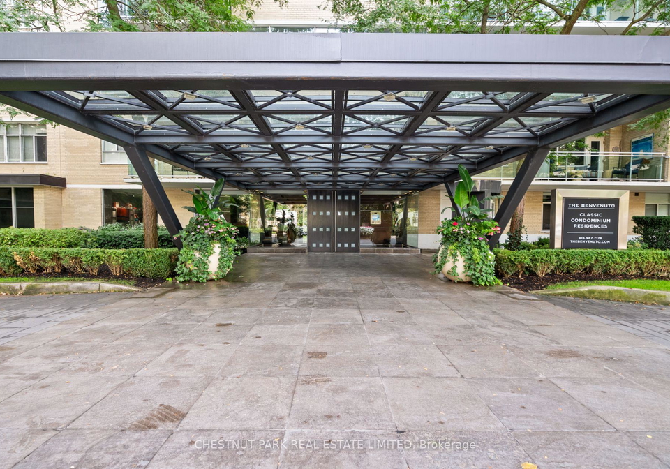 1-benvenuto-place-toronto-ontario-c12779708