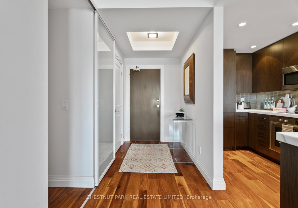 1-benvenuto-place-toronto-ontario-c12779708