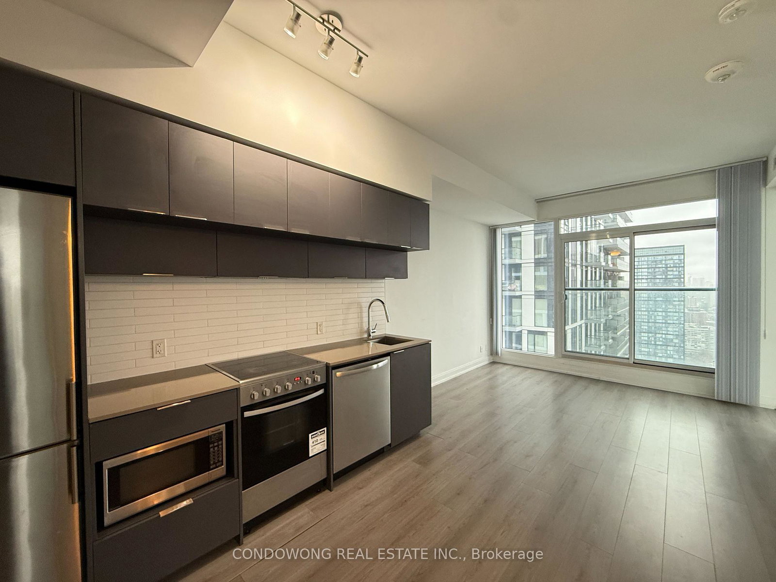 181-dundas-street-e-toronto-ontario-c12779754