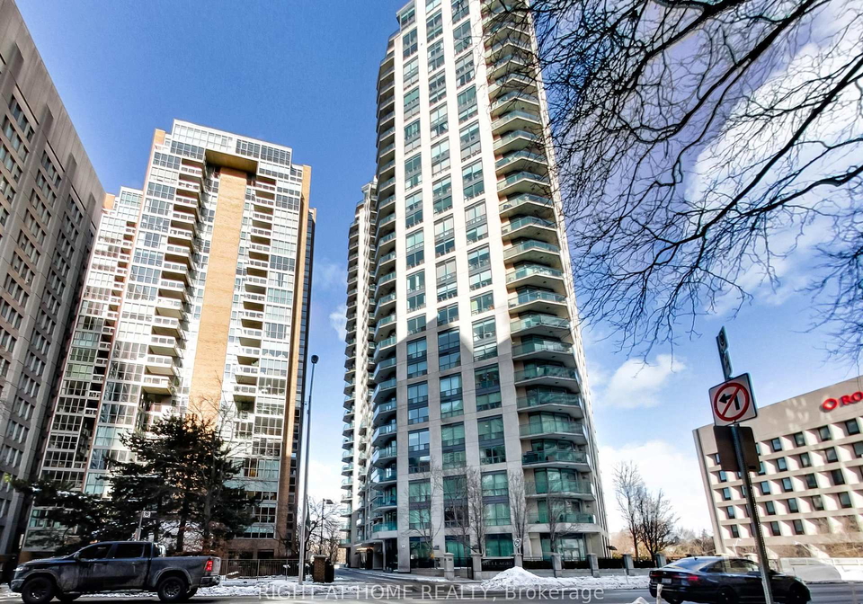 300-bloor-street-e-toronto-ontario-c12779962