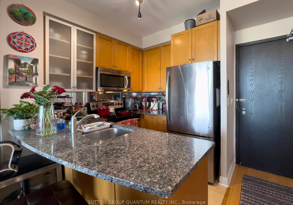 18-yorkville-avenue-toronto-ontario-c12780010