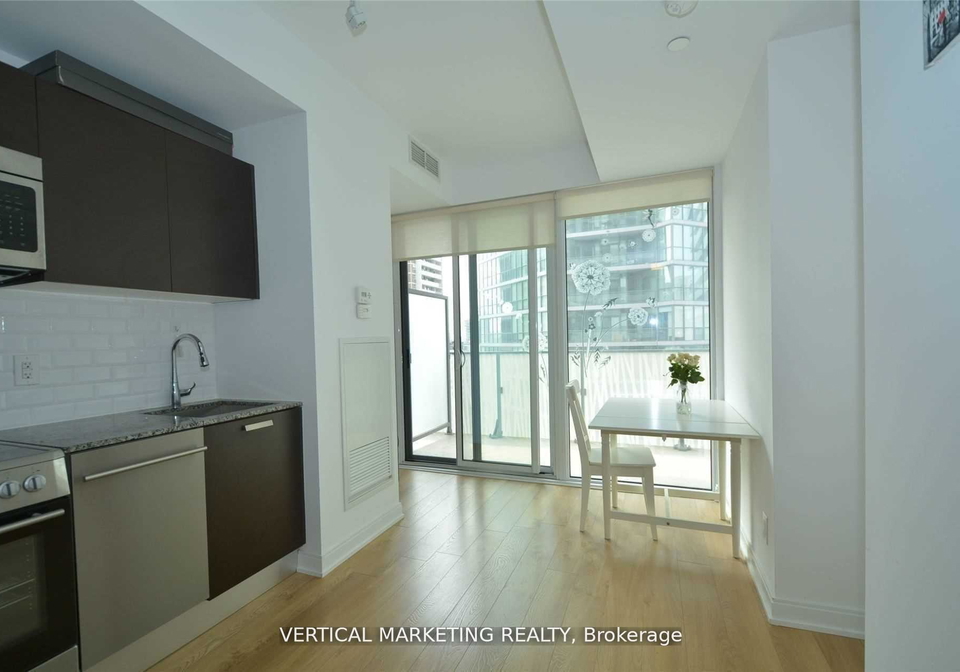42-charles-street-e-toronto-ontario-c12780152