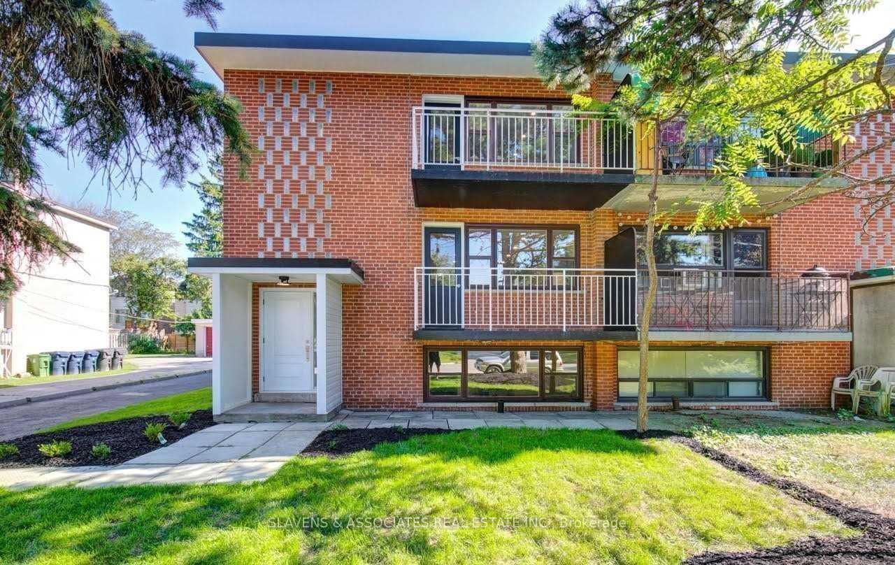 19-charlemagne-drive-north-york-ontario-c12780316