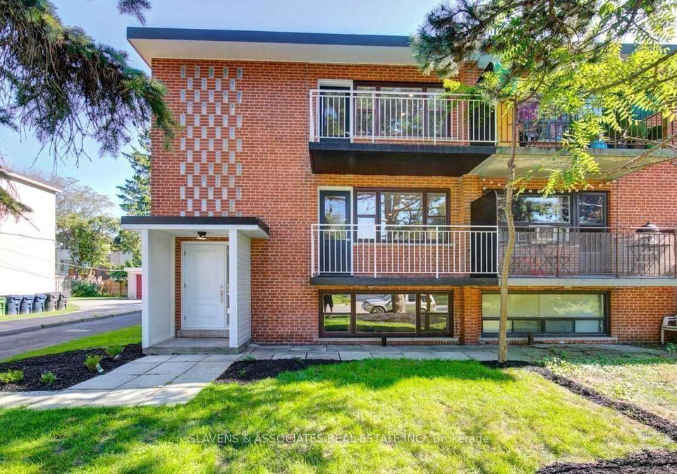 19-charlemagne-drive-north-york-ontario-c12780316
