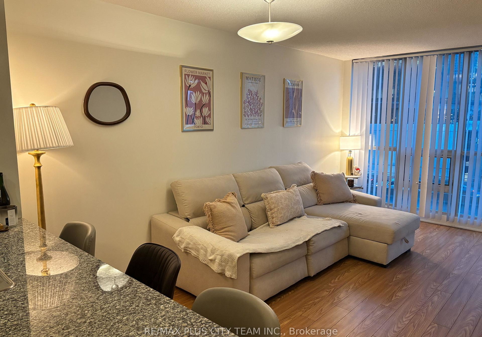 16-yonge-street-toronto-ontario-c12780538