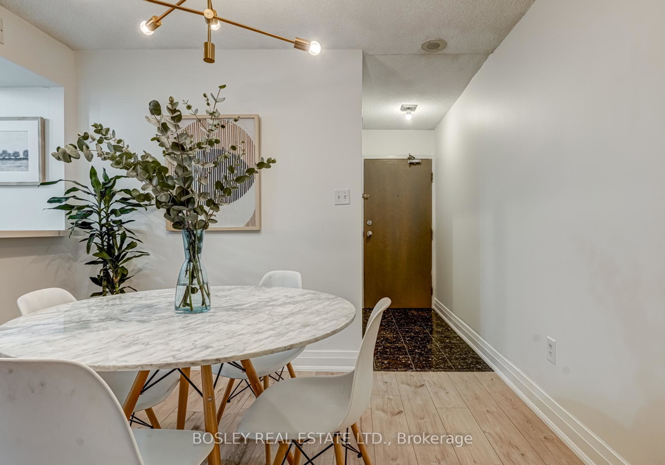 1001-bay-street-toronto-ontario-c12780542