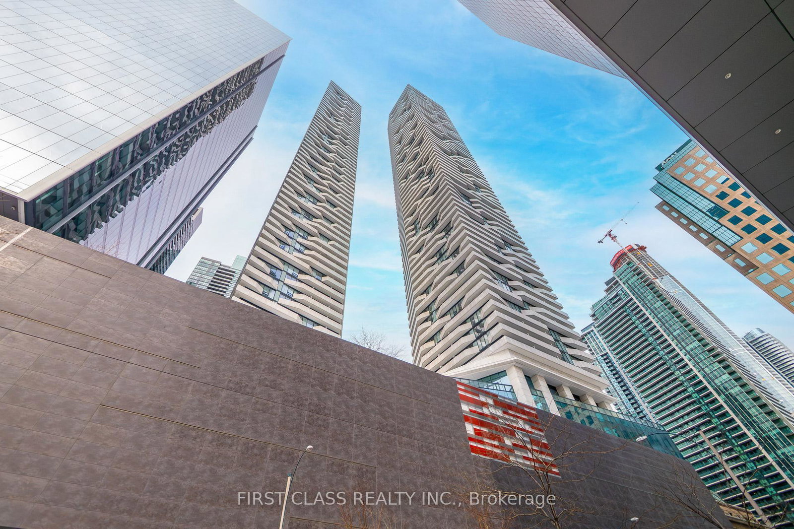 100-harbour-street-toronto-ontario-c12780672