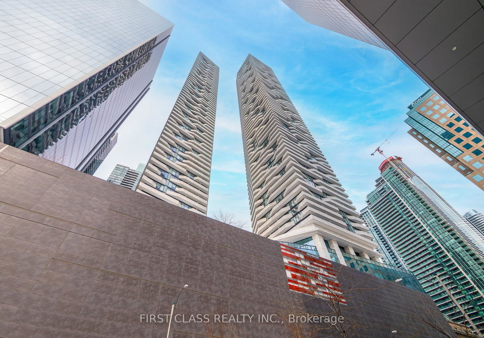100-harbour-street-toronto-ontario-c12780672
