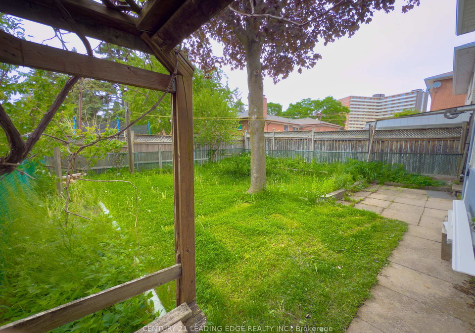 10-clipper-road-north-york-ontario-c12780996