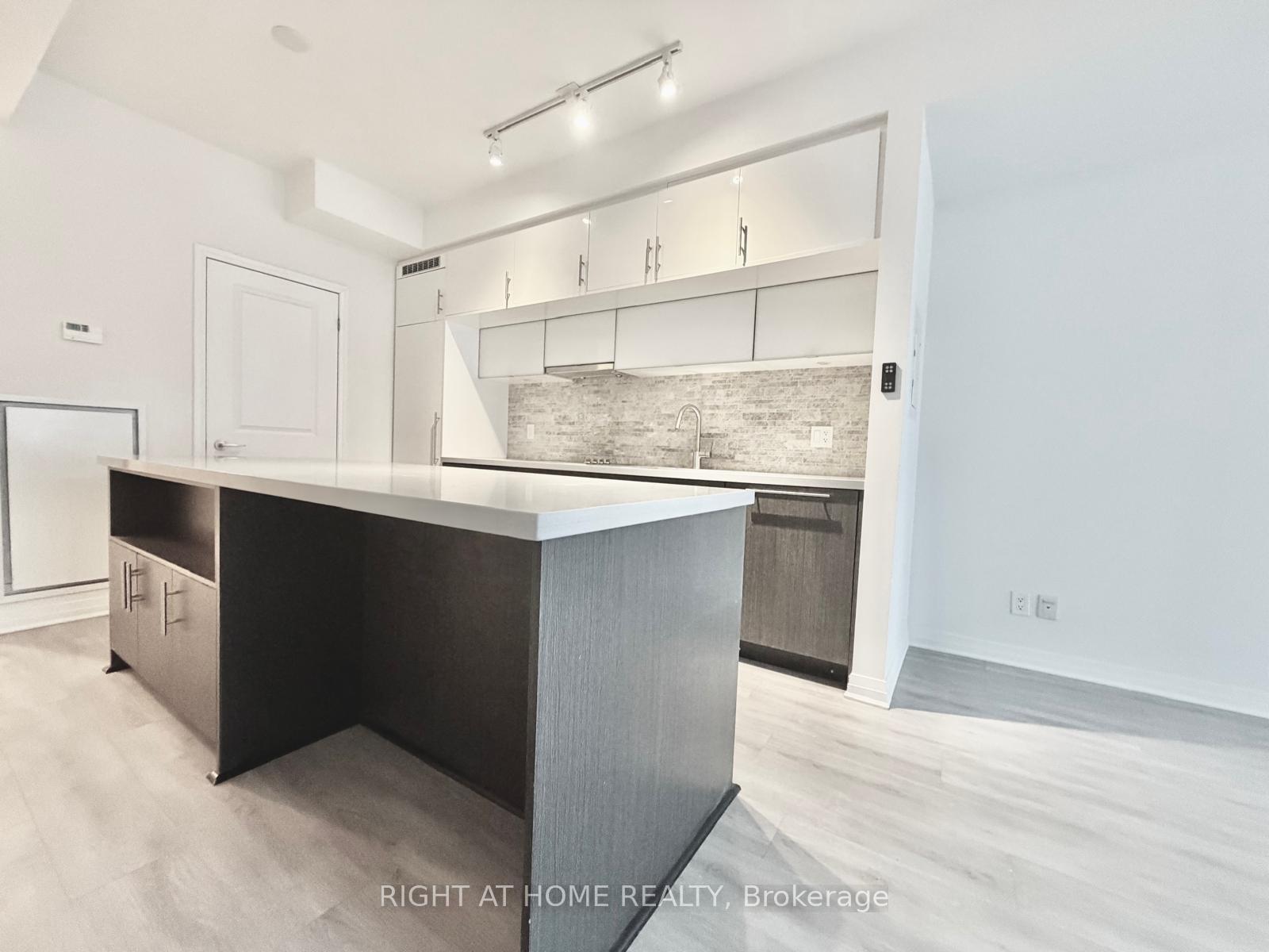 8-mercer-street-toronto-ontario-c12781260