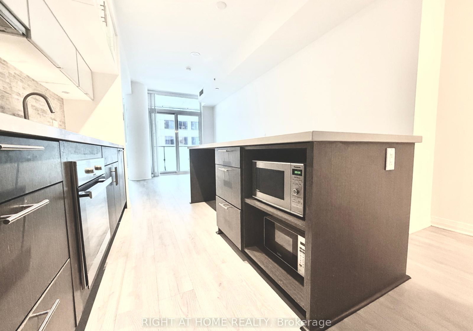 8-mercer-street-toronto-ontario-c12781260